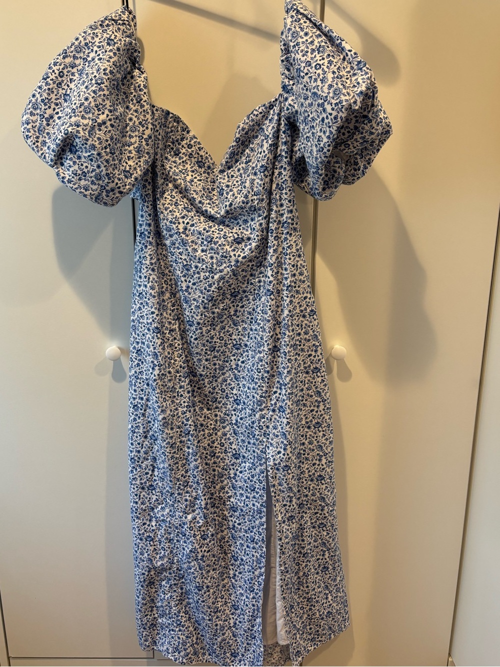 H&M Blue and White Floral Puff-Sleeve Midi Dress